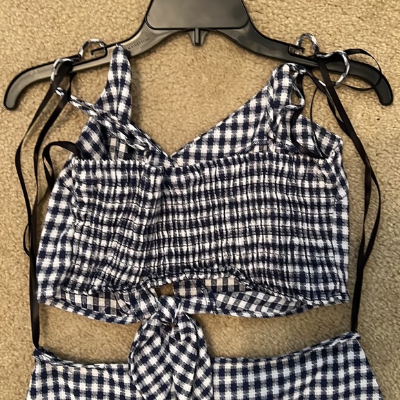 B Darlin Handkerchief two piece set size 11/12 never worn - Picture 4 of 5